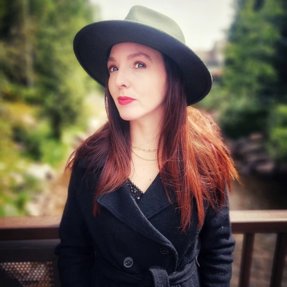 Meet your Posher, Marissa - Picture 1 of 1